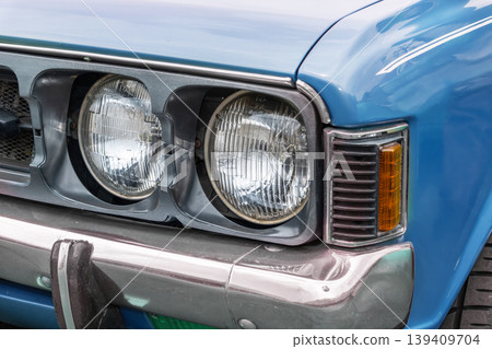 Headlight of the old car Headlight of the old car 139409704