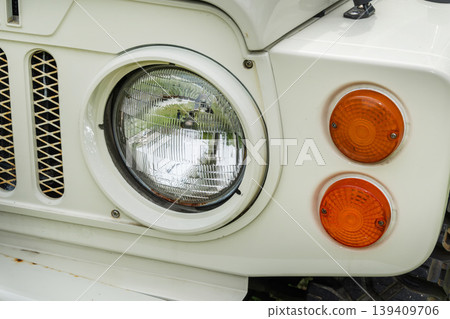 Headlight of the old car 139409706