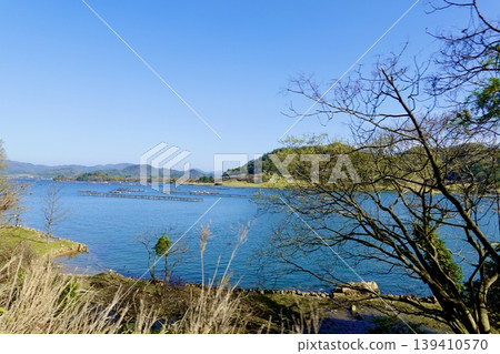 Kumihama Bay: A view of the sea from Suji on the Kumihama-Kehi Line, Kumihama-cho, Kyotango City, Kyoto Prefecture Kumihama Bay: A view of the sea from Suji on the Kumihama-Kehi Line, Kumihama-cho, Kyotango City, Kyoto Prefecture 139410570