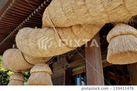 宮地岳神社參拜殿內的大型神繩 宮地岳神社參拜殿內的大型神繩 139411476