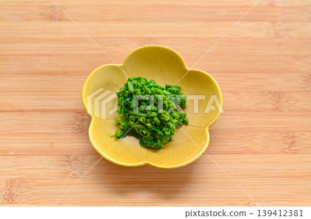 燙過的菠菜花和油菜花 139412381