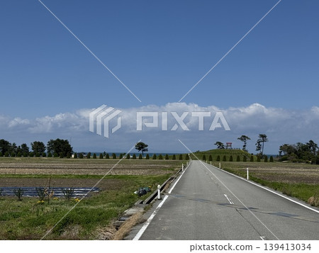 通往大海的道路(照片拍攝於:富山縣滑川市滑川海濱公園展望台;拍攝時間:4月) 通往大海的道路(照片拍攝於:富山縣滑川市滑川海濱公園展望台;拍攝時間:4月) 139413034
