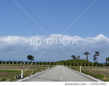 通往大海的道路(地點:富山縣滑川市滑川海濱公園觀景台附近;拍攝日期:4月) 通往大海的道路(地點:富山縣滑川市滑川海濱公園觀景台附近;拍攝日期:4月) 139413043