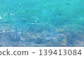 透明的海水和水面波紋紋理照片 139413084