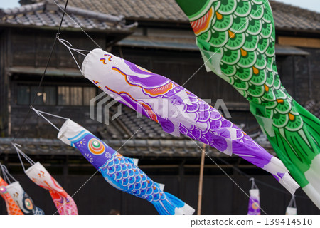 鯉魚飄帶在風中搖晃 鯉魚飄帶在風中搖晃 139414510