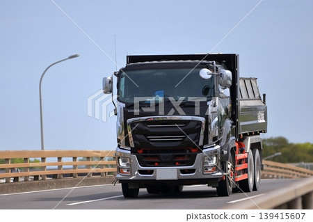 Dump truck image Dump truck image 139415607