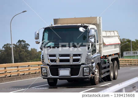 Dump truck image Dump truck image 139415608