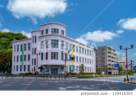 A view of the exterior of the Kagoshima Prefectural Museum from the front against a blue sky (Kagoshima City, historical building) A view of the exterior of the Kagoshima Prefectural Museum from the front against a blue sky (Kagoshima City, historical building) 139416303