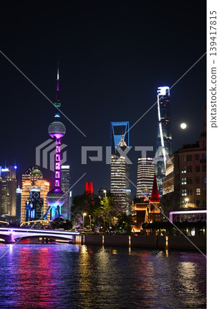 Shanghai night view: Oriental Pearl Tower and the skyscrapers of Lujiazui Shanghai night view: Oriental Pearl Tower and the skyscrapers of Lujiazui 139417815