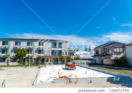 Apartment construction site 139421744