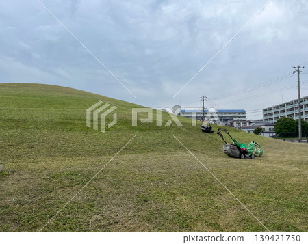 The Kotsubo Kofun burial mound and the landscape of ancient ruins remaining in a residential area (Tarumi Ward, Kobe City) The Kotsubo Kofun burial mound and the landscape of ancient ruins remaining in a residential area (Tarumi Ward, Kobe City) 139421750