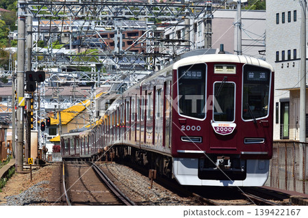 阪急寶塚線2000系列前往大阪梅田 139422167