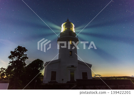 屋久島燈塔,高聳於仲夏夜空(夏季) 屋久島燈塔,高聳於仲夏夜空(夏季) 139422201