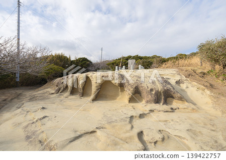 宇原理想村的海岸景觀,以風化的岩石地形為特徵(千葉縣勝浦市) 宇原理想村的海岸景觀,以風化的岩石地形為特徵(千葉縣勝浦市) 139422757