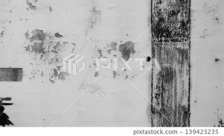 Nostalgic monochrome wall Nostalgic monochrome wall 139423235