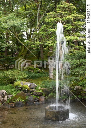 [Kanazawa] Kenrokuen Garden's oldest fountain in Japan 139423945