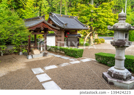 Ishiyama-dera Temple, a Tendai sect temple located in Tsuyama City, Okayama Prefecture. *Location of photo is indicated in the comments section of the work. 139424223