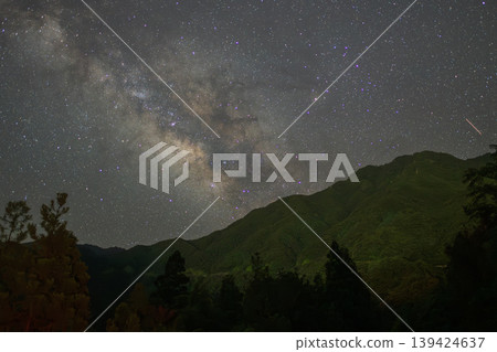屋久島，海洋阿爾卑斯山：銀河星空美景（夏季） 139424637