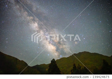 屋久島,海洋阿爾卑斯山:銀河星空美景(夏季) 屋久島,海洋阿爾卑斯山:銀河星空美景(夏季) 139424673