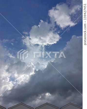 夏天的天空和白雲 139427451