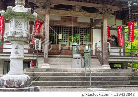 Ishiyama-dera Temple, a Tendai sect temple located in Tsuyama City, Okayama Prefecture. *Location of photo is indicated in the comments section of the work. Ishiyama-dera Temple, a Tendai sect temple located in Tsuyama City, Okayama Prefecture. *Location of photo is indicated in the comments section of the work. 139428848