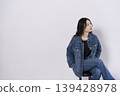 Women in denim fashion 139428978