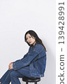 Women in denim fashion 139428991
