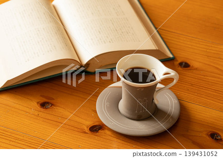 一個寧靜的下午，可以讀書喝咖啡。 139431052