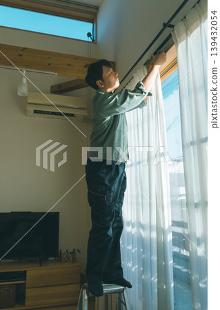 curtain, gents, male 139432054