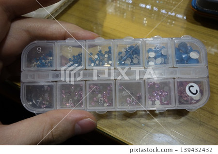 Bead Storage Container with Colorful Rhinestones Bead Storage Container with Colorful Rhinestones 139432432