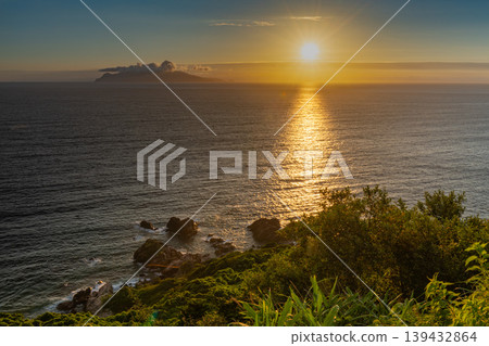 Sunset over the East China Sea, Sun Road, Yakushima Island where gods reside (Summer) Sunset over the East China Sea, Sun Road, Yakushima Island where gods reside (Summer) 139432864