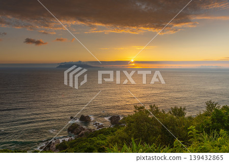 Sunset over the East China Sea, Sun Road, Yakushima Island where gods reside (Summer) Sunset over the East China Sea, Sun Road, Yakushima Island where gods reside (Summer) 139432865