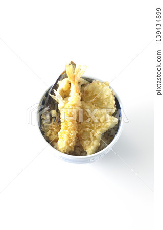 單獨拍攝的天婦羅飯碗，背景為白色。 139434899