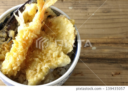 米飯和油炸魚碗 米飯和油炸魚碗 139435057