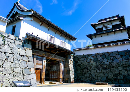 【福岡】初夏時節的福岡城遺址:下橋門與藍天 【福岡】初夏時節的福岡城遺址:下橋門與藍天 139435200