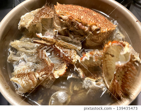 大閘蟹湯－大閘蟹湯火鍋－不同角度的全景照片 139435473