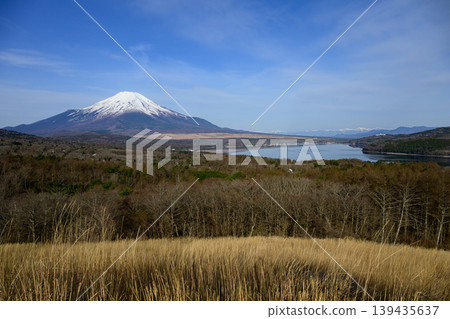 Lake Yamanaka and Mount Fuji as seen from the Mikuni Pass Panorama Observatory. 139435637