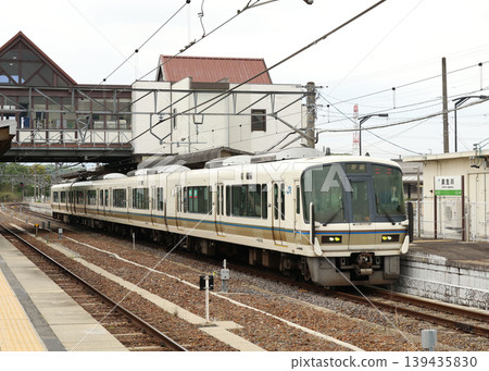 221 series train at Kibukawa Station on the Kusatsu Line 221 series train at Kibukawa Station on the Kusatsu Line 139435830