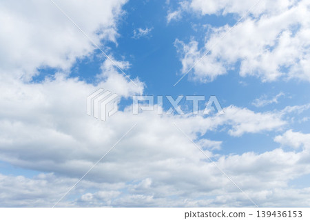 The beginning of spring: a clear blue sky and spreading clouds (58) The beginning of spring: a clear blue sky and spreading clouds (58) 139436153