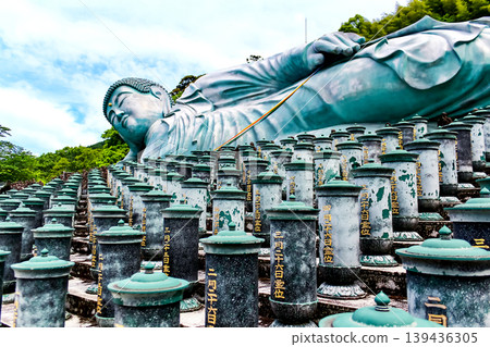 [Fukuoka] Nanzoin Temple in early summer: A large statue of the reclining Buddha 139436305