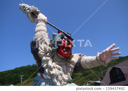 男鹿半島門前的生剝鬼雕像 男鹿半島門前的生剝鬼雕像 139437492