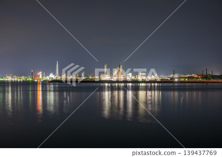 A very beautiful factory night view in Shunan City, Yamaguchi Prefecture, Japan 139437769