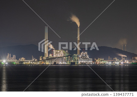 A very beautiful factory night view in Shunan City, Yamaguchi Prefecture, Japan 139437771