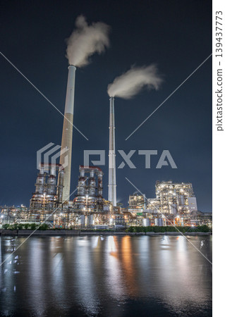 A very beautiful factory night view in Shunan City, Yamaguchi Prefecture, Japan 139437773