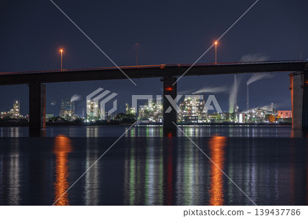 日本山口縣周南市工廠的夜景非常美麗。 139437786