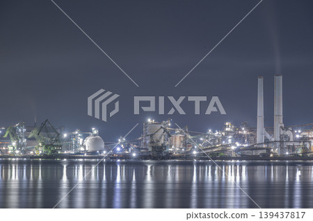 A very beautiful factory night view in Shunan City, Yamaguchi Prefecture, Japan 139437817