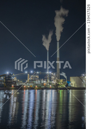A very beautiful factory night view in Shunan City, Yamaguchi Prefecture, Japan 139437826