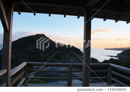 從觀景台上看到的日落海景 從觀景台上看到的日落海景 139439041