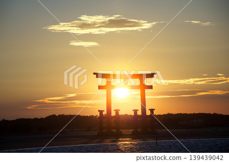 在海上日落 在海上日落 139439042