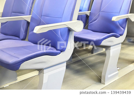 Modern Train Interior Seating Design for Comfortable Travel Modern Train Interior Seating Design for Comfortable Travel 139439439